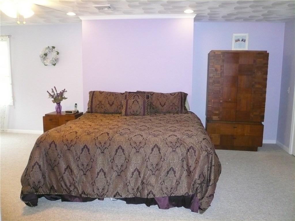 210 Pinecrest Drive Pawtucket, RI 02861 - Photo 9 of 38