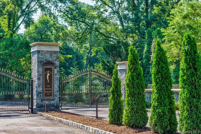 $2,500,000 | 172 Hegemans Lane, Glen Head, NY 11545