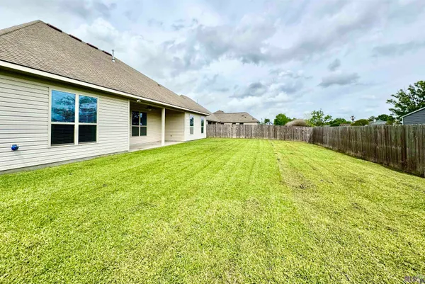 $2,150 | 42575 Wynstone Drive, Prairieville, LA 70769