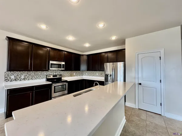 $2,150 | 42575 Wynstone Drive, Prairieville, LA 70769