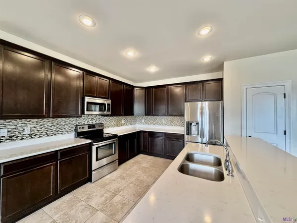 $2,150 | 42575 Wynstone Drive, Prairieville, LA 70769