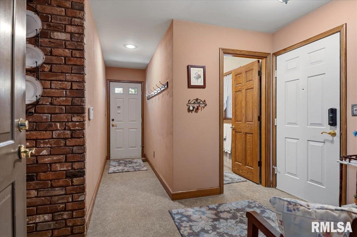 2223 Cardinal Drive Springfield, IL 62704 - Photo 37 of 88