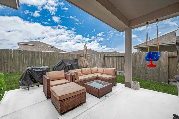 $279,000 | 1214 Red Hills Drive, Rosharon, TX 77583
