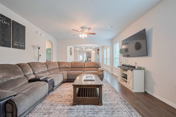 $279,000 | 1214 Red Hills Drive, Rosharon, TX 77583