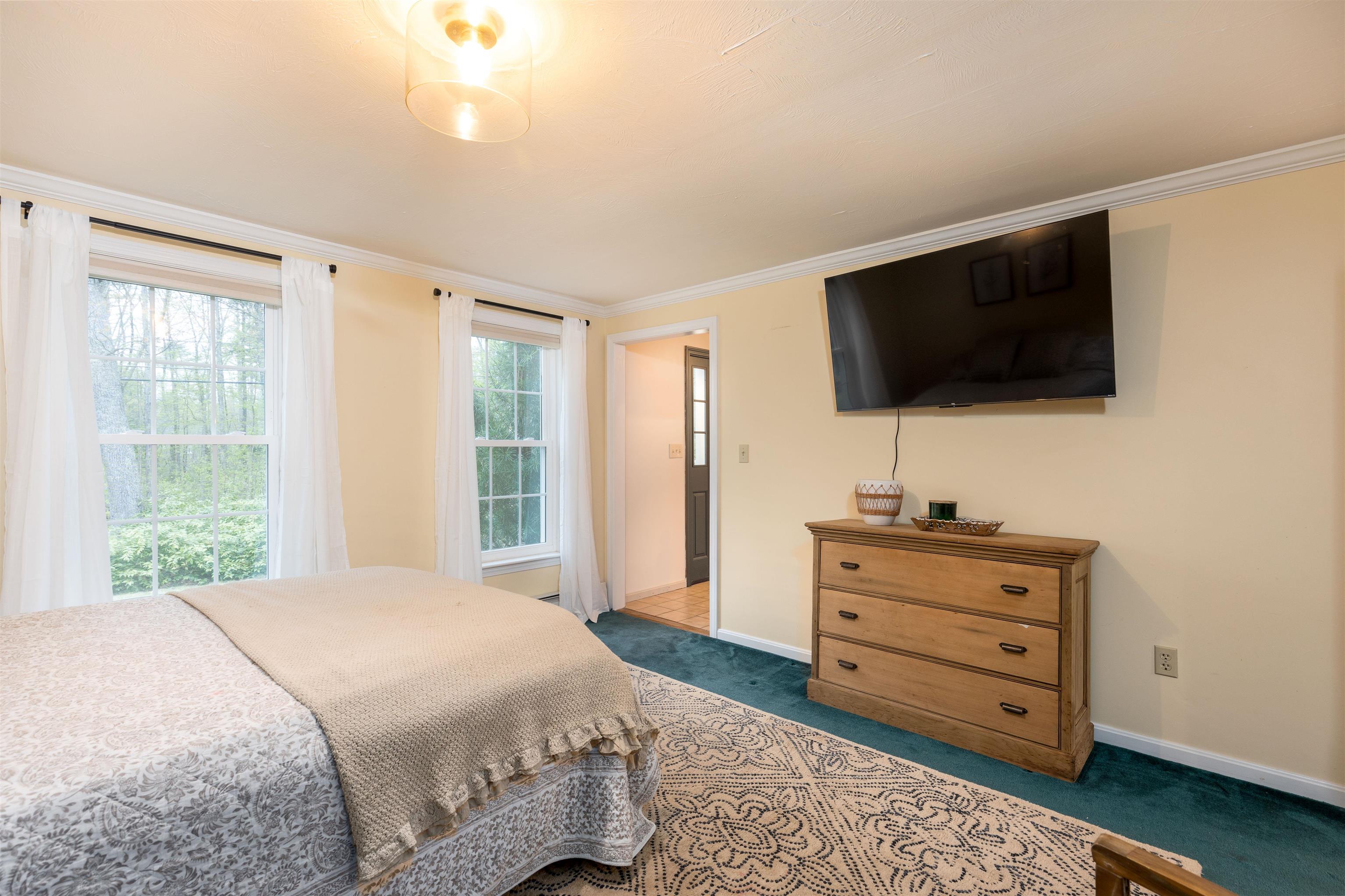 12 Zion Hill Road Salem, NH 03079 - Photo 19 of 40