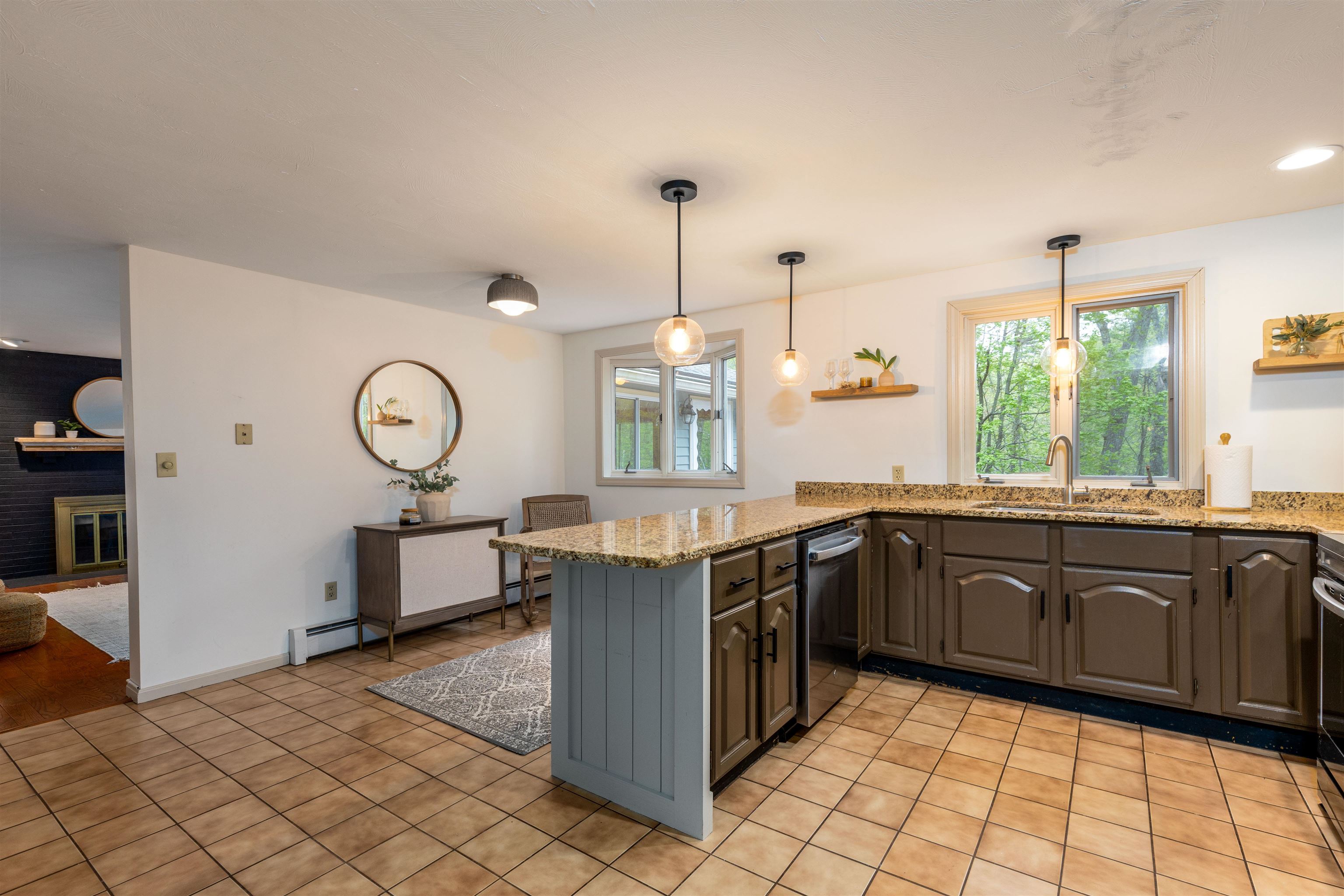 12 Zion Hill Road Salem, NH 03079 - Photo 8 of 40