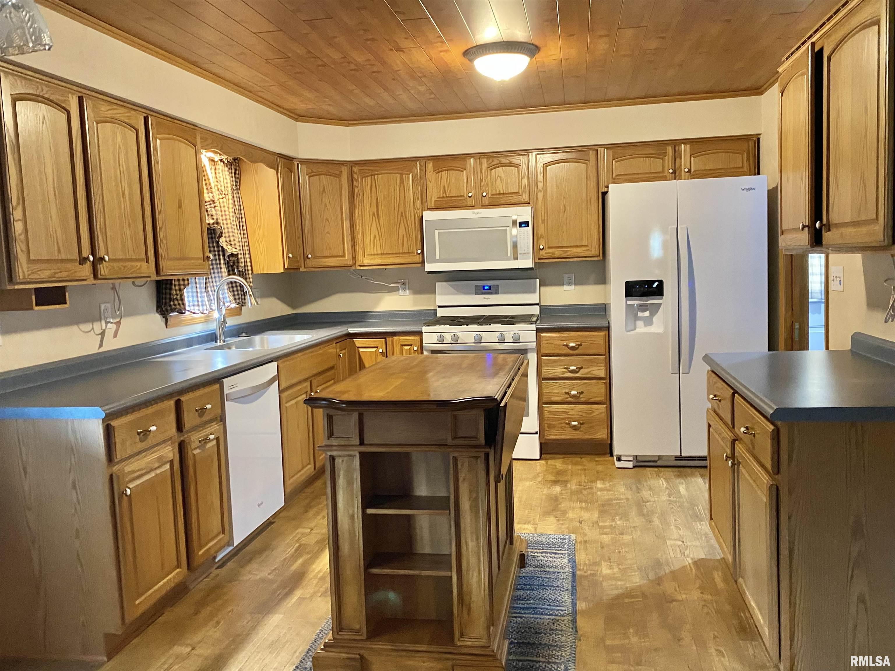 309 West Lakeland Road Morton, IL 61550 - Photo 16 of 72 Gallery Image 16