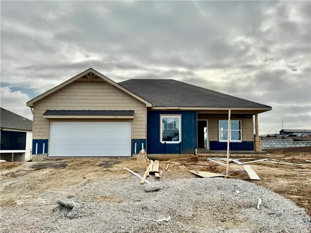 $415,000 | 15750 Whitney Court, Basehor, KS 66007