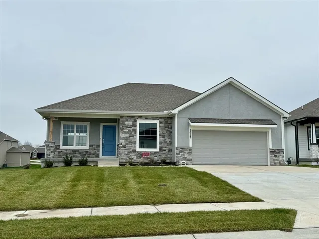$415,000 | 15750 Whitney Court, Basehor, KS 66007