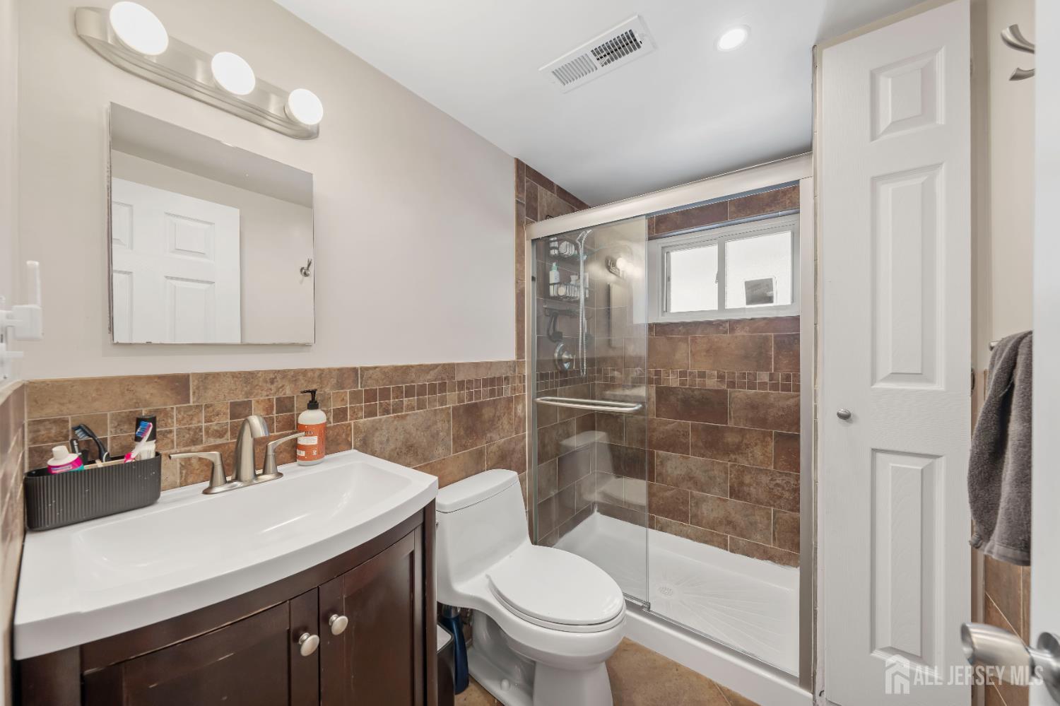 22 Partch Place Edison, NJ 08817 - Photo 17 of 33