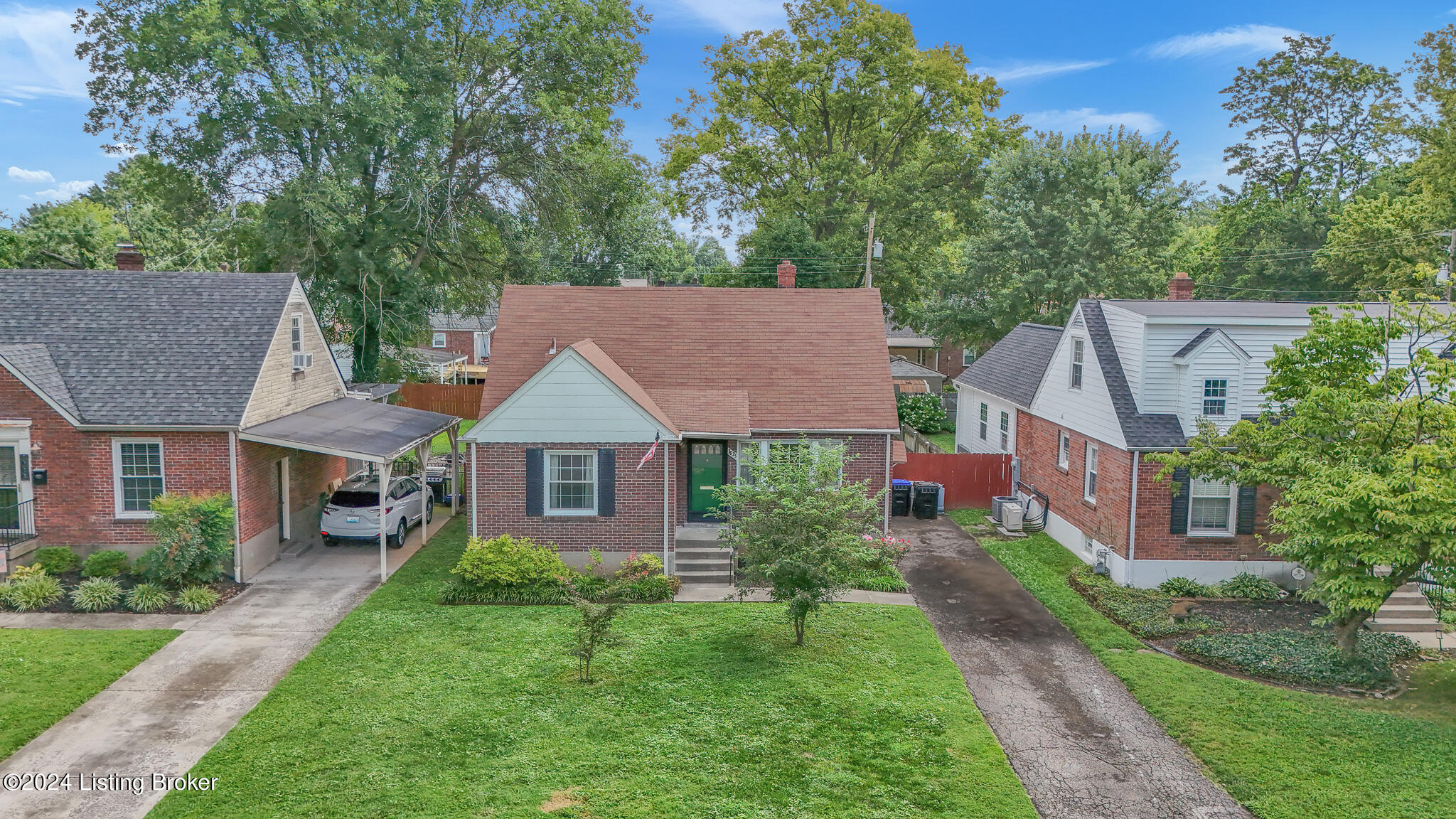 3035 Beaumont Road Louisville, KY 40205 - Photo 2 of 34 DJI_20240730104318_0138_D