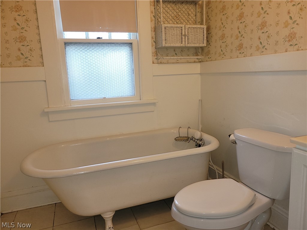 3953 Ardmore Road Cleveland Heights, OH 44121 - Photo 15 of 28 You have to love this Clawed Tub