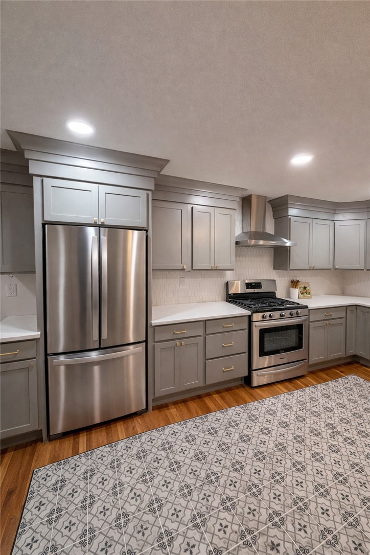 228 3rd Avenue Warwick, RI 02888 - Photo 3 of 29