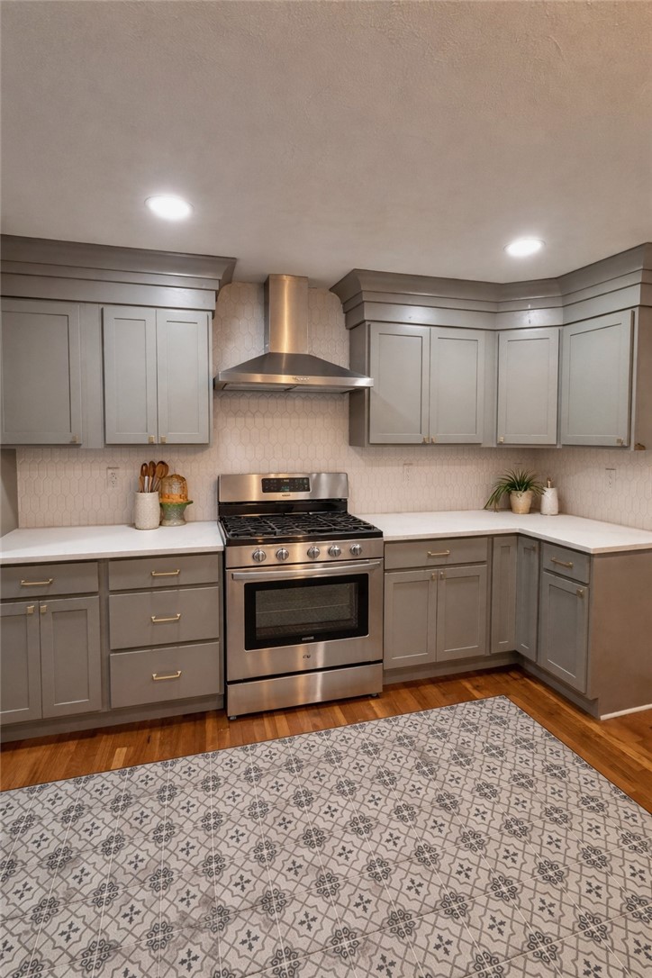 228 3rd Avenue Warwick, RI 02888 - Photo 5 of 29