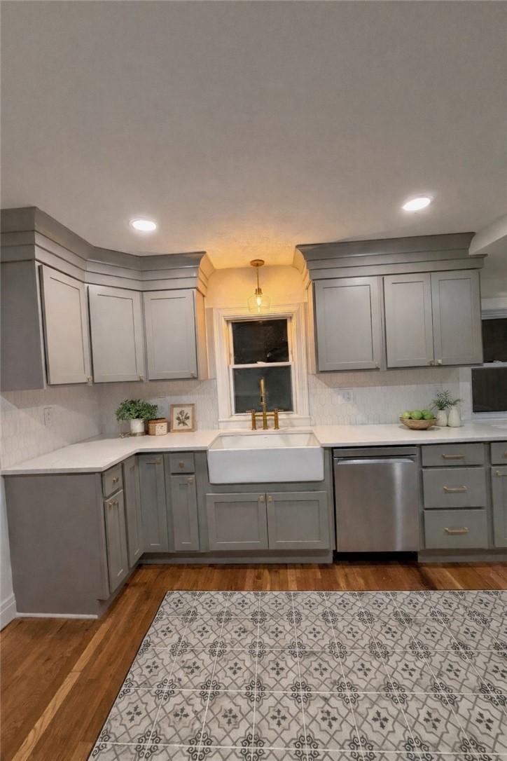 228 3rd Avenue Warwick, RI 02888 - Photo 6 of 29