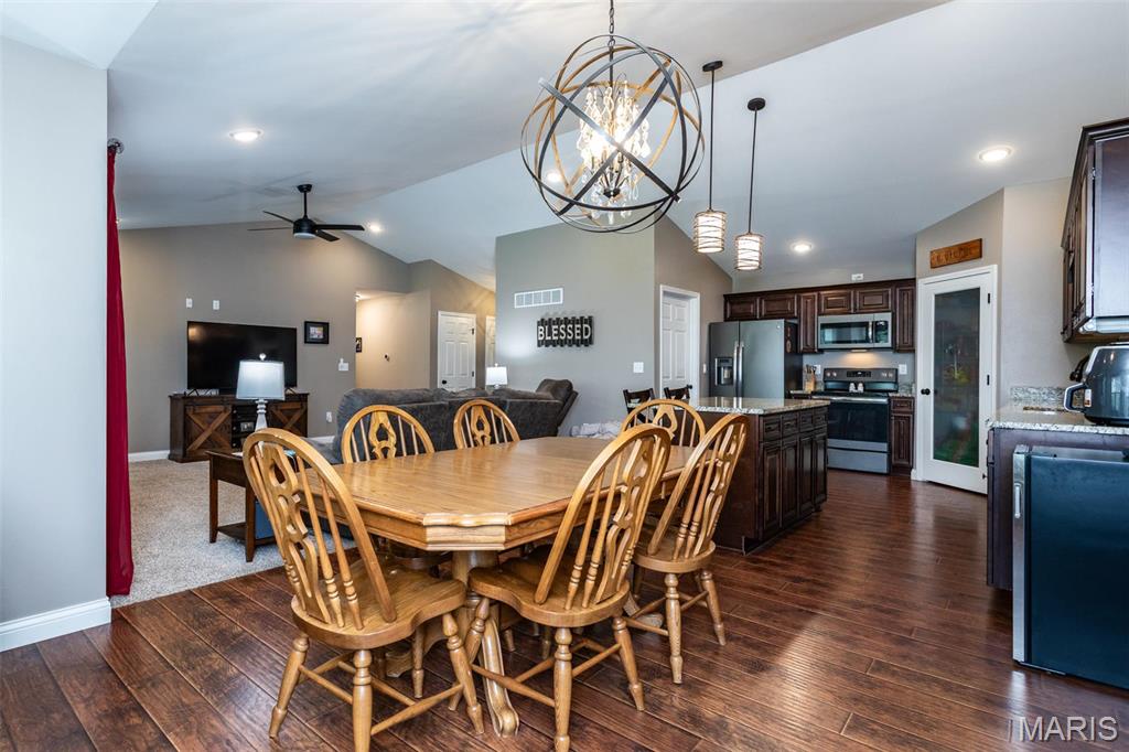 108 Timberview Drive Staunton, IL 62088 - Photo 11 of 35 Gallery Image 11