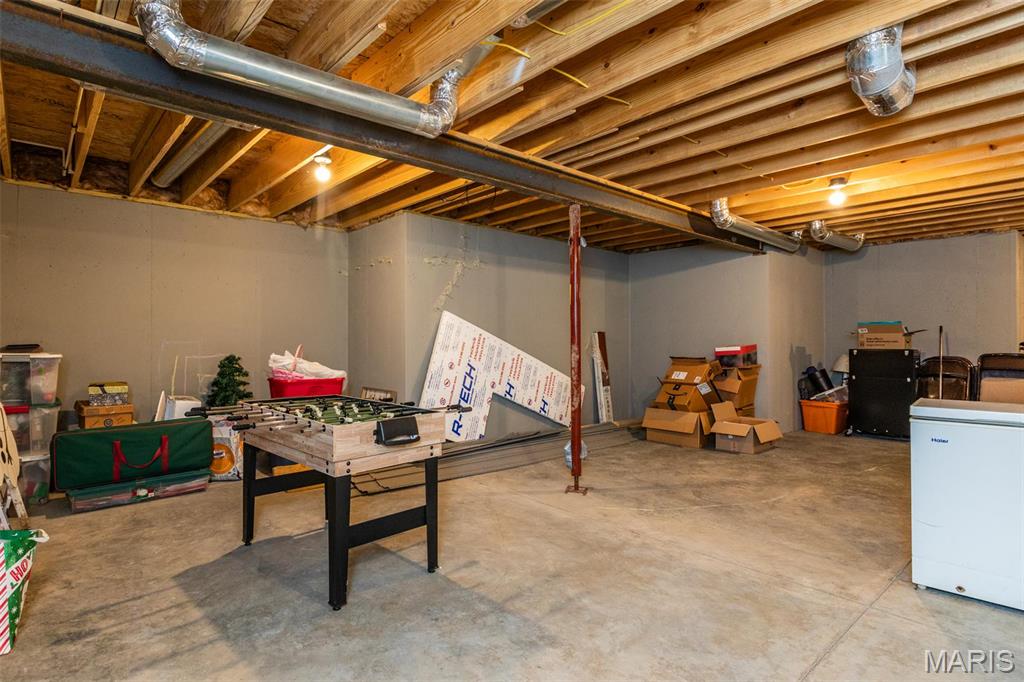 108 Timberview Drive Staunton, IL 62088 - Photo 27 of 35 Gallery Image 27