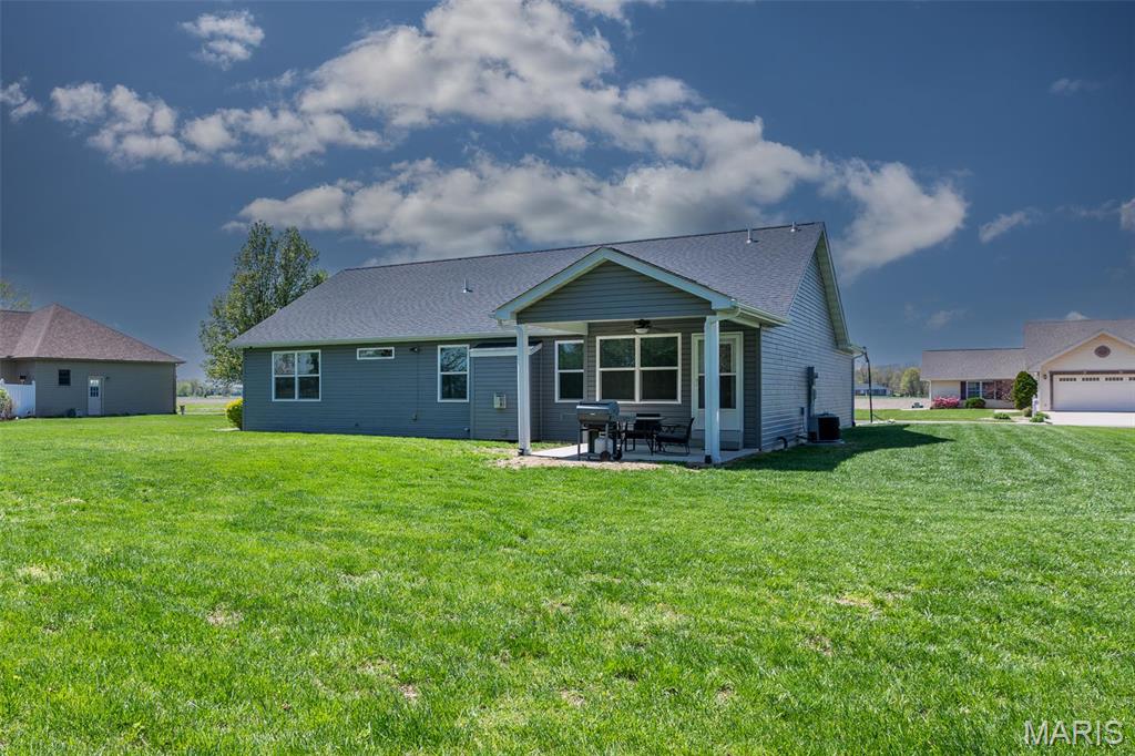 108 Timberview Drive Staunton, IL 62088 - Photo 29 of 35 Gallery Image 29