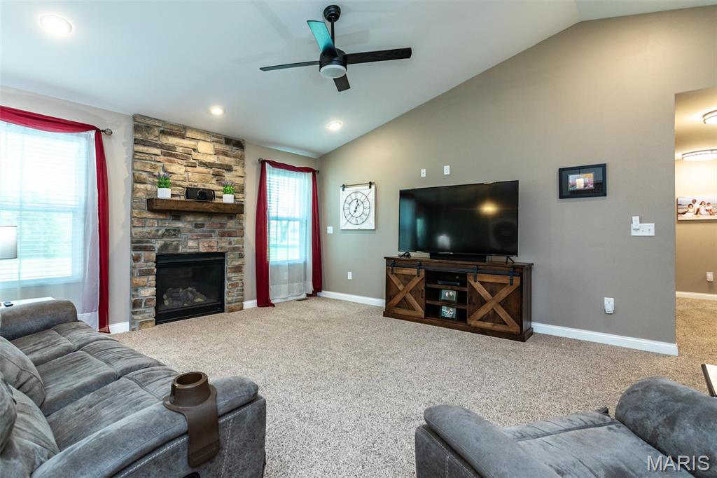 108 Timberview Drive Staunton, IL 62088 - Photo 5 of 35 Gallery Image 5