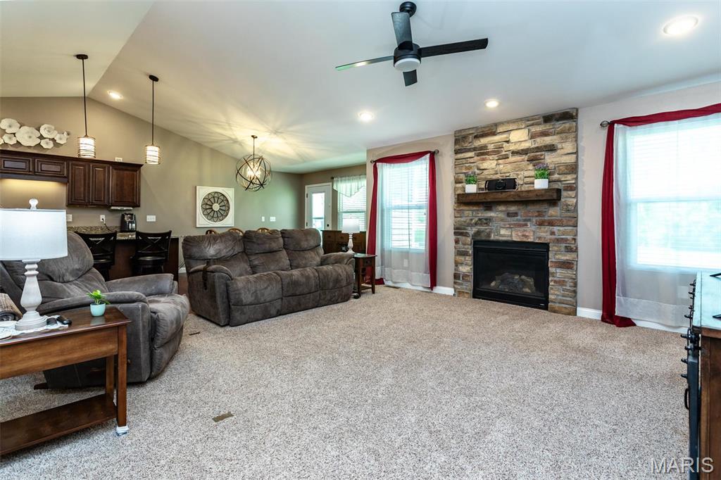108 Timberview Drive Staunton, IL 62088 - Photo 6 of 35 Gallery Image 6