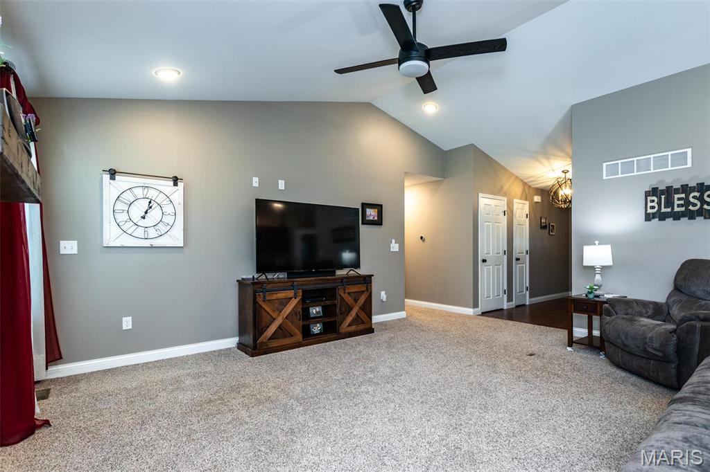 108 Timberview Drive Staunton, IL 62088 - Photo 7 of 35 Gallery Image 7