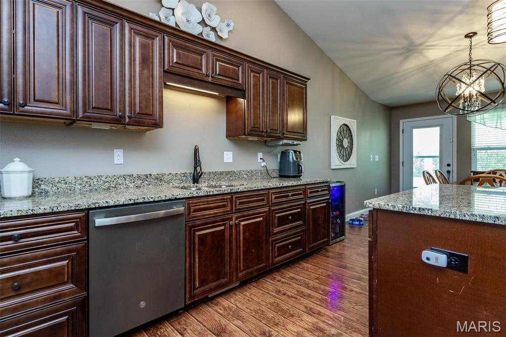 108 Timberview Drive Staunton, IL 62088 - Photo 10 of 35 Gallery Image 10