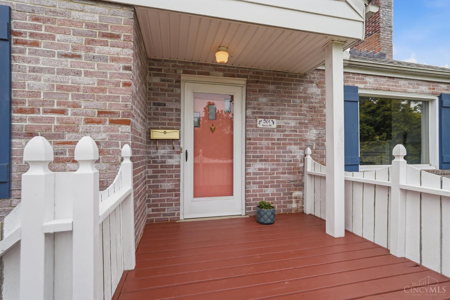 561 Columbia Road Hamilton, OH 45013 - Photo 4 of 47