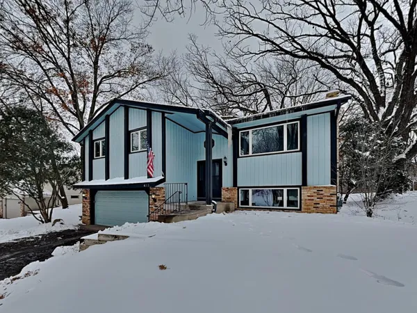 $2,689 | 412 Harold Drive, Burnsville, MN 55337