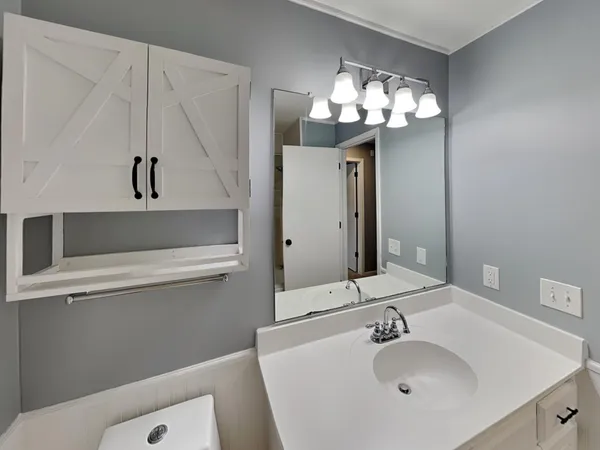 $2,689 | 412 Harold Drive, Burnsville, MN 55337