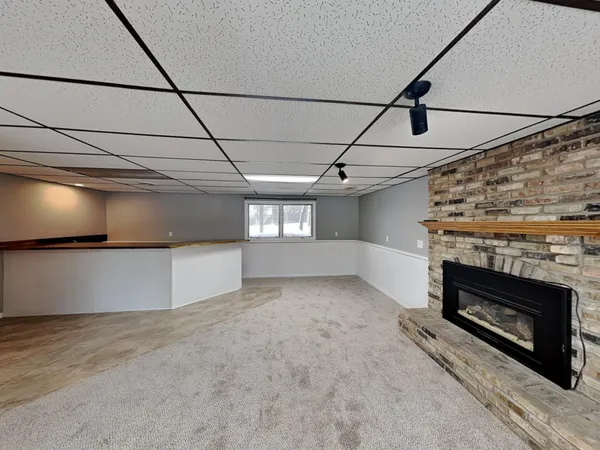 $2,689 | 412 Harold Drive, Burnsville, MN 55337