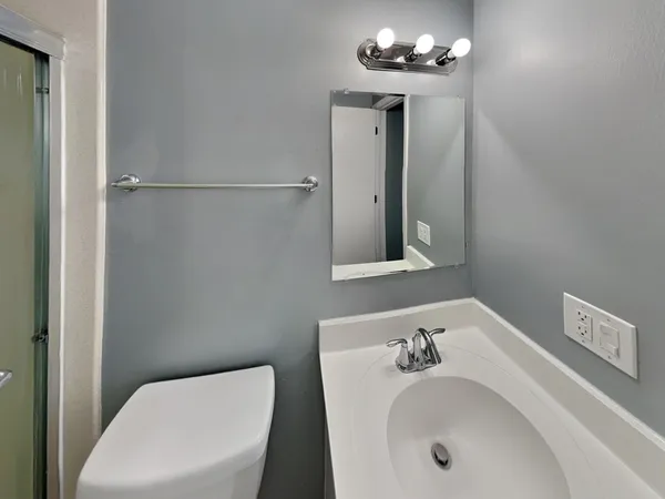 $2,689 | 412 Harold Drive, Burnsville, MN 55337