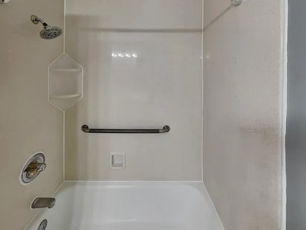 $2,689 | 412 Harold Drive, Burnsville, MN 55337