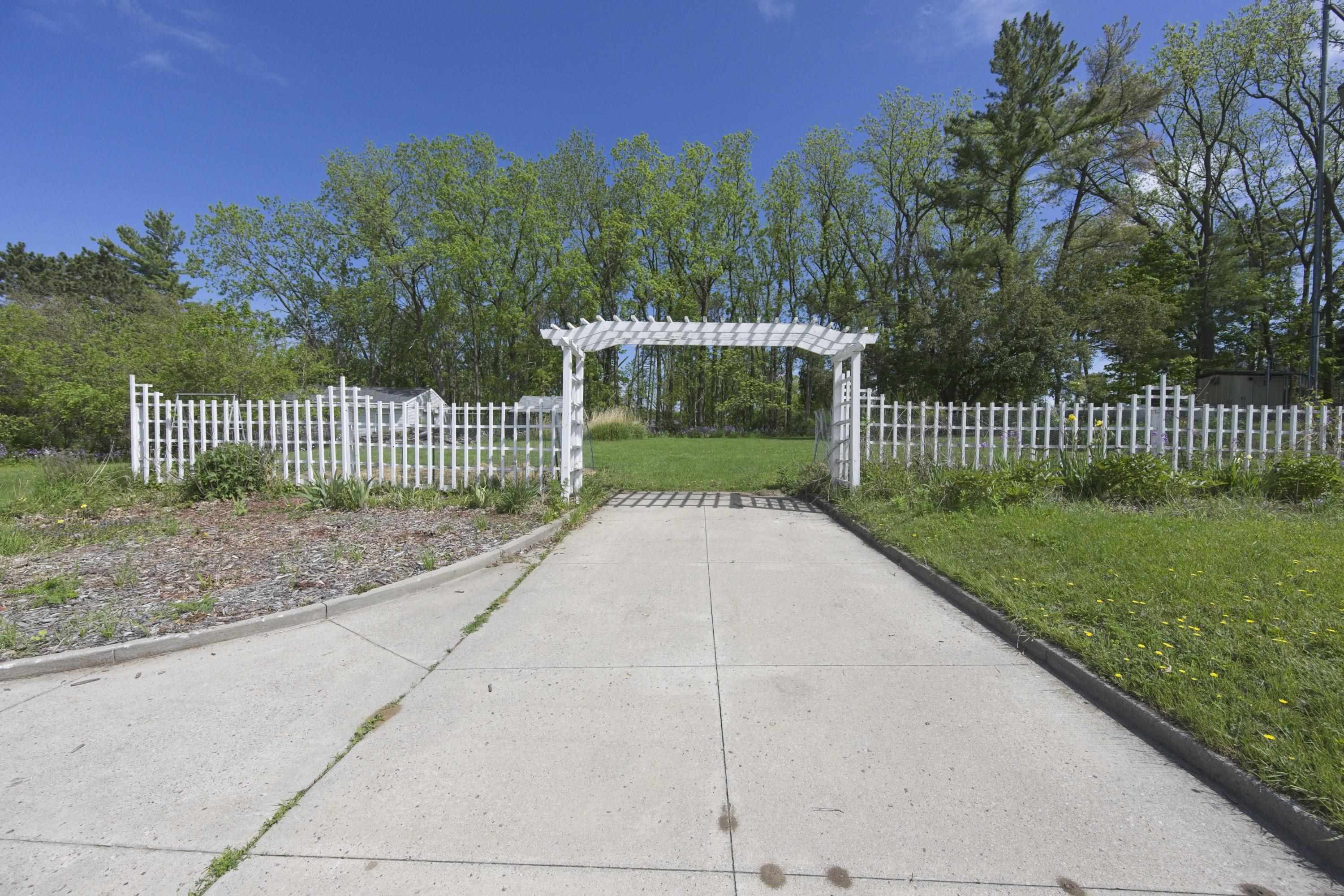 304 10th Baraboo, WI 53913 - Photo 27 of 28