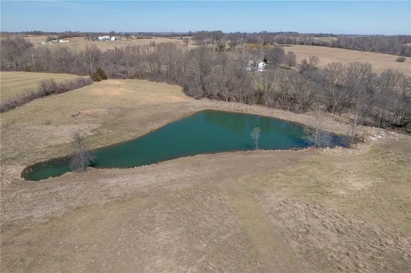 $1,300,000 | 7300 80th Road Southeast, St. Joseph, MO 64507