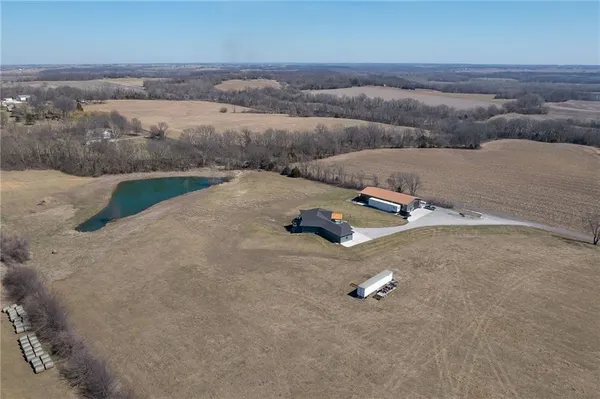 $1,300,000 | 7300 80th Road Southeast, St. Joseph, MO 64507