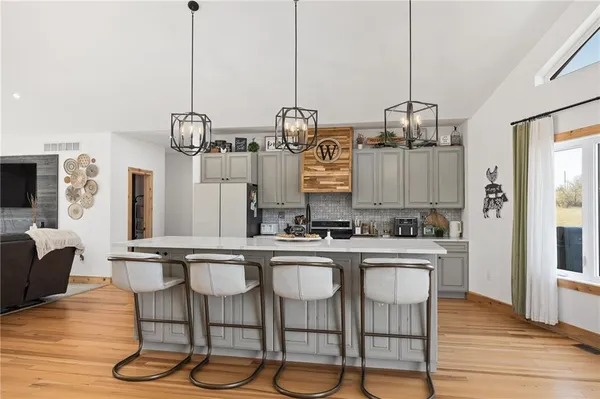 $1,300,000 | 7300 80th Road Southeast, St. Joseph, MO 64507