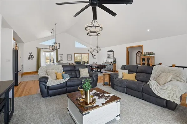$1,300,000 | 7300 80th Road Southeast, St. Joseph, MO 64507