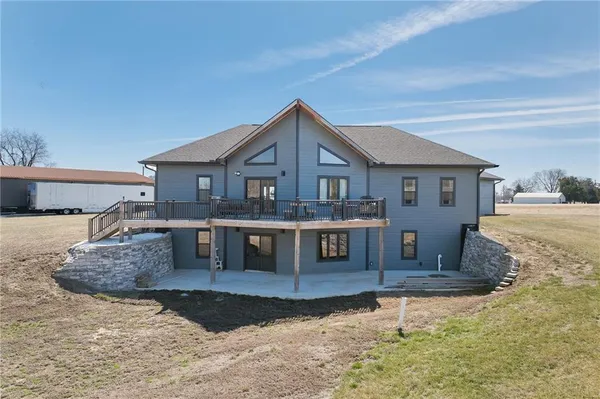 $1,300,000 | 7300 80th Road Southeast, St. Joseph, MO 64507