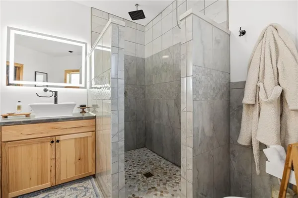 $1,300,000 | 7300 80th Road Southeast, St. Joseph, MO 64507