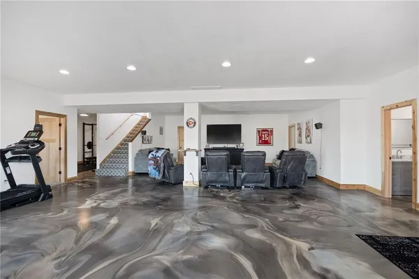 $1,300,000 | 7300 80th Road Southeast, St. Joseph, MO 64507