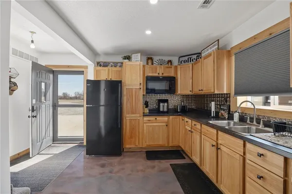 $1,300,000 | 7300 80th Road Southeast, St. Joseph, MO 64507