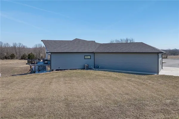 $1,300,000 | 7300 80th Road Southeast, St. Joseph, MO 64507