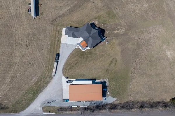 $1,300,000 | 7300 80th Road Southeast, St. Joseph, MO 64507