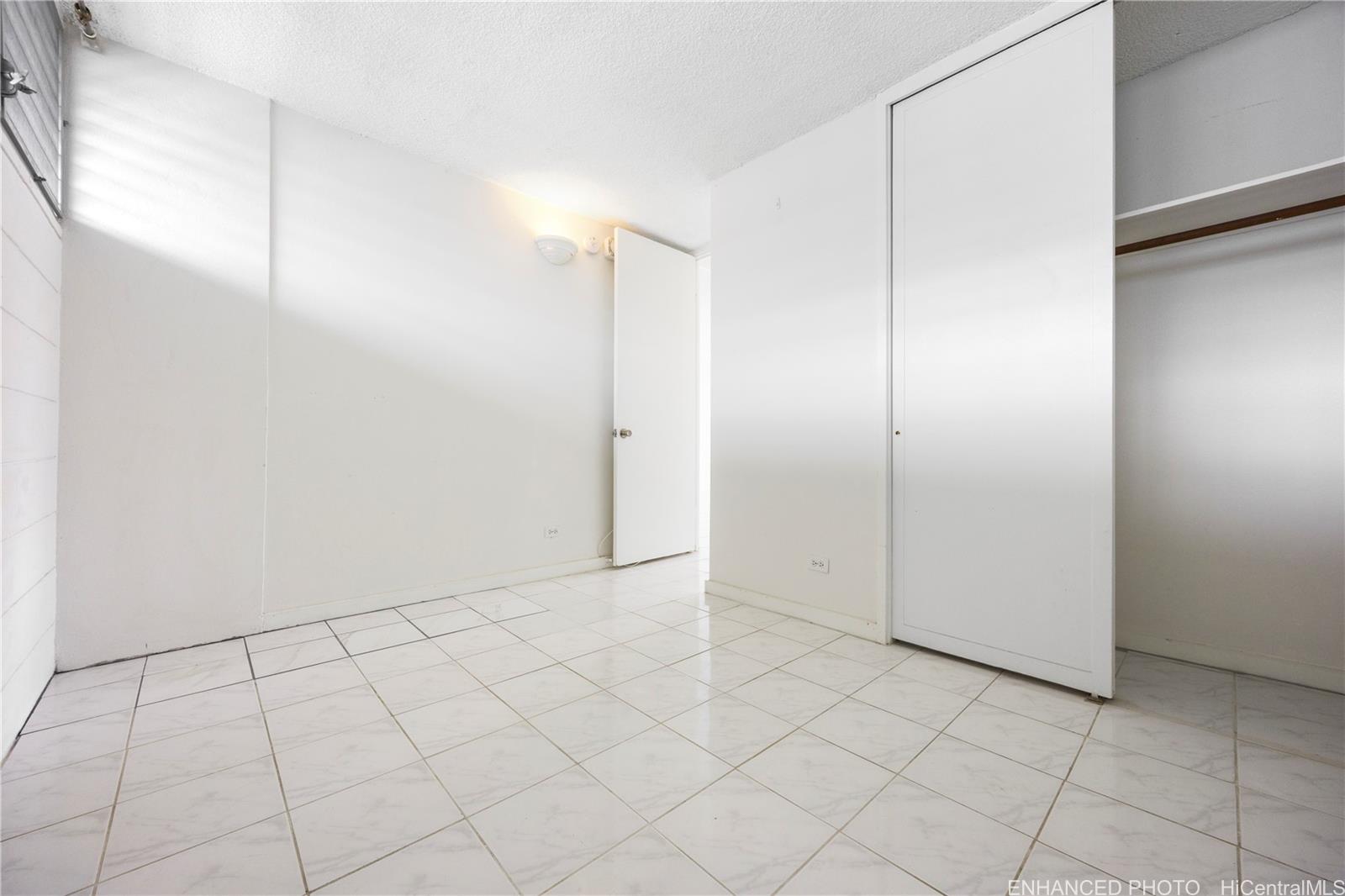 620 McCully Street, Unit 902 Honolulu, HI 96826 - Photo 10 of 23