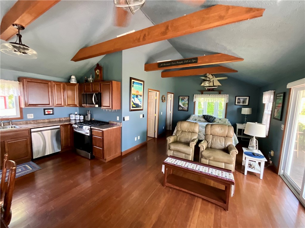 13283 Lakeside Park Road Carlton, NY 14571 - Photo 5 of 15 An open layout.