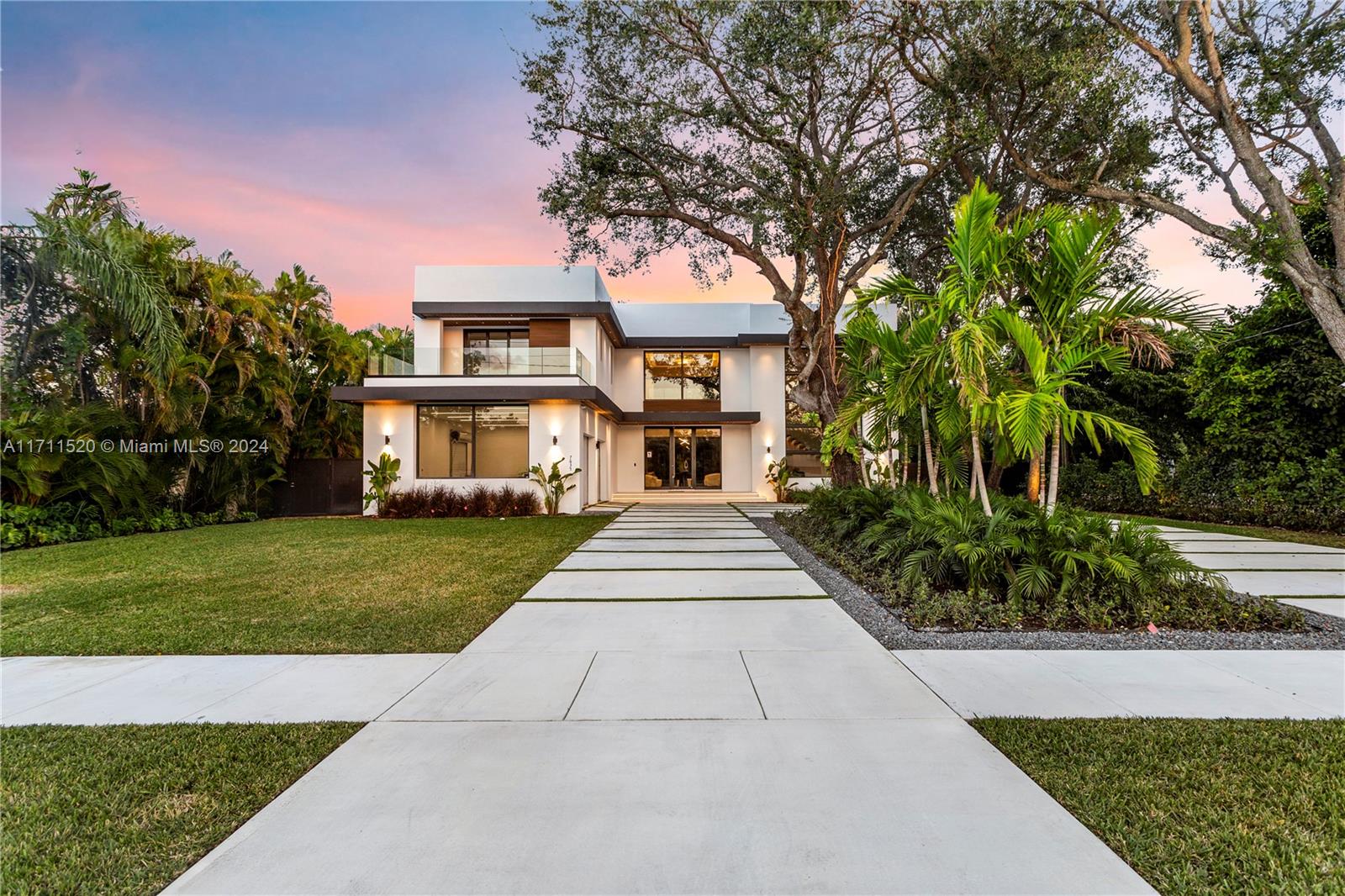 7635 Southwest 72nd Avenue Miami, FL 33143 - Photo 75 of 75 front view of a house with a yard