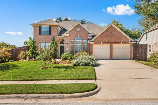 $749,000 | 2811 Northwood Street, Grapevine, TX 76051