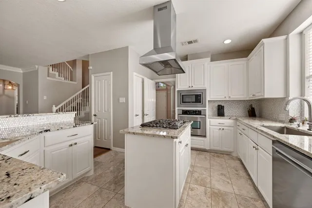 $749,000 | 2811 Northwood Street, Grapevine, TX 76051