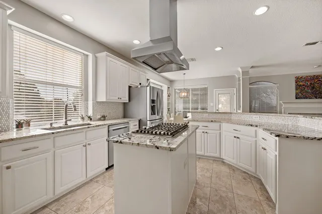 $749,000 | 2811 Northwood Street, Grapevine, TX 76051