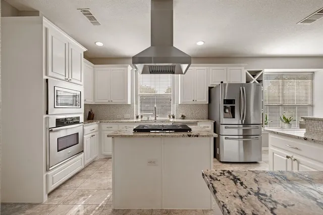 $749,000 | 2811 Northwood Street, Grapevine, TX 76051